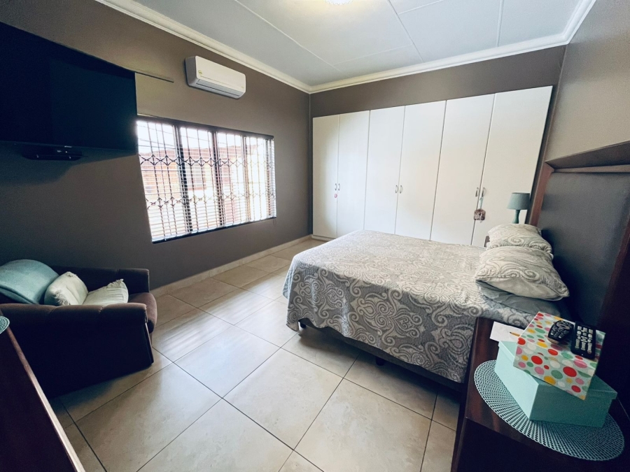3 Bedroom Property for Sale in Safari Gardens North West